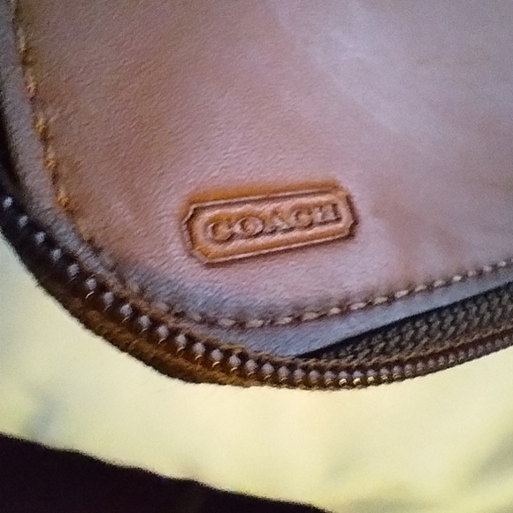 💿 Coach Case - Picture 4 of 12